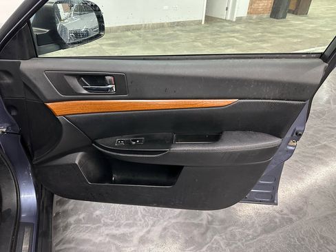 Used 2014 Subaru Outback 2.5i Limited image 12
