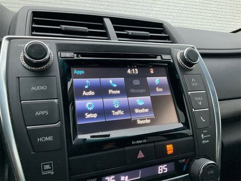 Used 2017 Toyota Camry XLE image 21