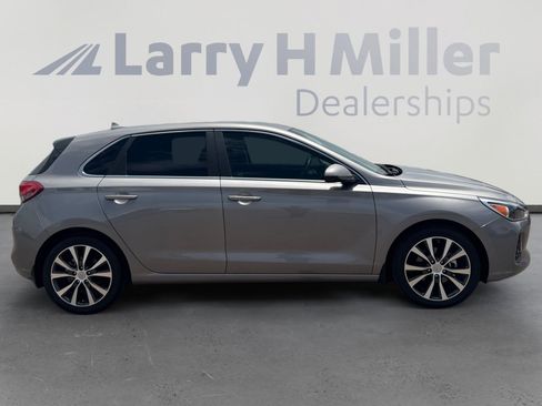 Used 2020 Hyundai Elantra GT FWD image 6