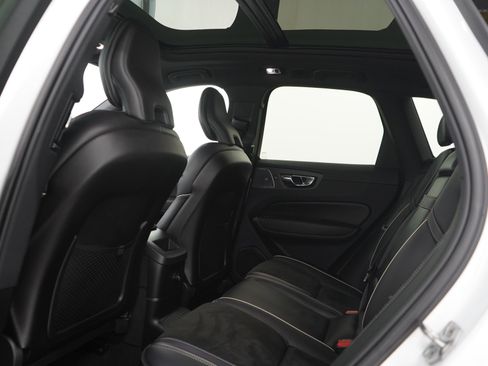 Used 2019 Volvo XC60 T8 R-Design w/ Advanced Package AWD/4WD image 18