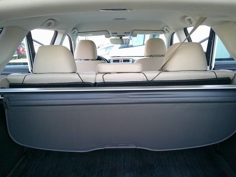 Used 2017 Subaru Outback 2.5i Premium image 9