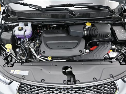 New 2026 Chrysler Pacifica Select image 25