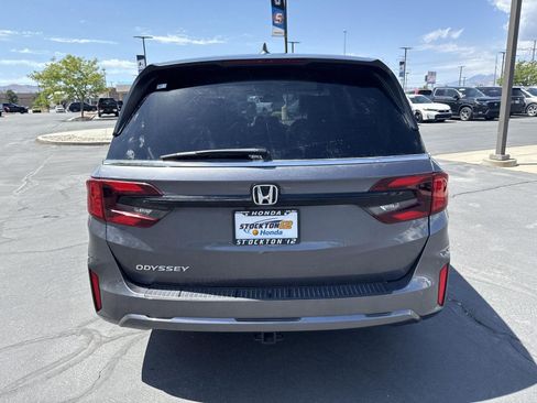 Certified 2025 Honda Odyssey EX-L image 8