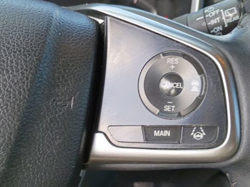 Used 2018 Honda CR-V Touring image 32