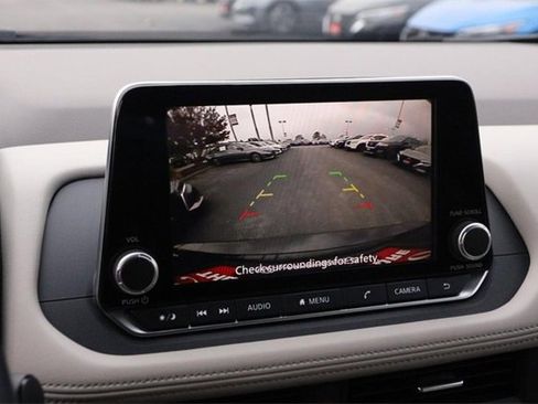 Certified 2024 Nissan Rogue SV image 17