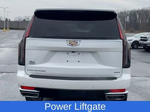 Certified 2023 Cadillac Escalade ESV Luxury image 9