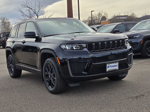 New 2026 Jeep Grand Cherokee Altitude AWD/4WD image 2