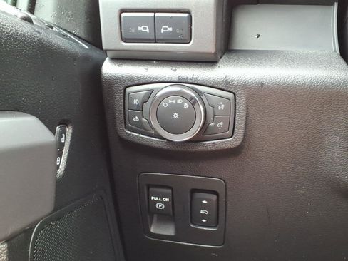 Used 2019 Ford F150 XLT w/ Equipment Group 302A Luxury AWD/4WD image 24