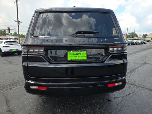 Used 2025 Jeep Grand Wagoneer L Series III w/ Rear Seat Video Group 1 AWD/4WD image 6