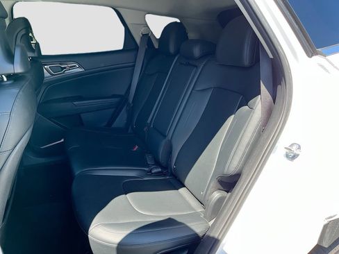 Certified 2025 Kia Sportage EX FWD image 29