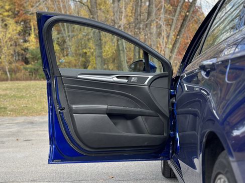 Used 2014 Ford Fusion Titanium image 24