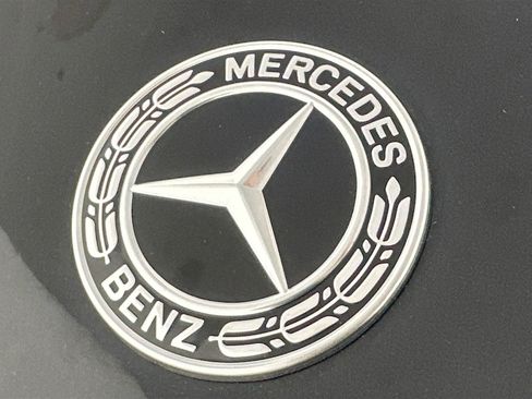 Used 2023 Mercedes-Benz EQS 580 4MATIC SUV image 31