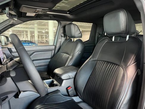 Used 2025 Toyota Tacoma TRD Sport AWD/4WD image 13