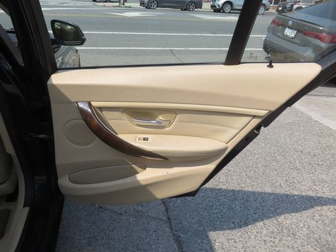 Used 2015 BMW 328i xDrive Sedan AWD/4WD image 28