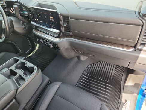 Used 2022 Chevrolet Silverado 1500 LT AWD/4WD image 28