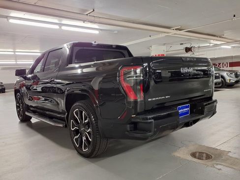 Used 2025 GMC Sierra EV Denali AWD/4WD image 12