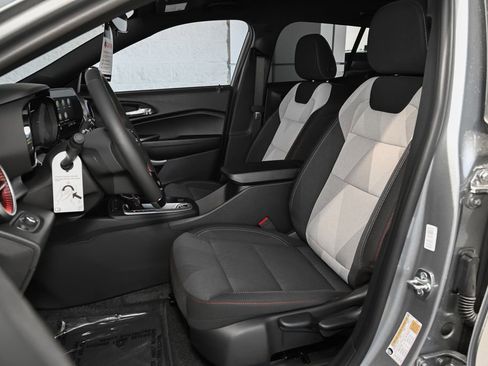 New 2026 Chevrolet Trax RS image 15