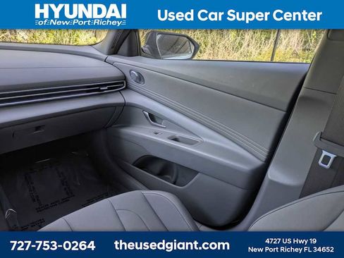 Used 2025 Hyundai Elantra Sport FWD image 17