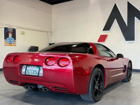 Used 2002 Chevrolet Corvette Coupe RWD image 4