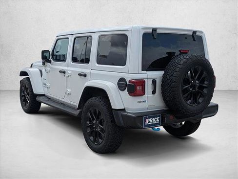 Used 2022 Jeep Wrangler Unlimited Sahara w/ Cold Weather Group AWD/4WD image 7