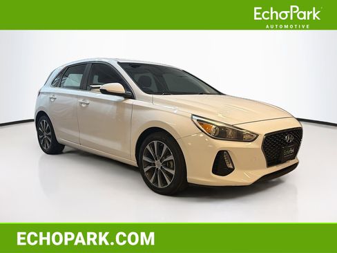 Used 2018 Hyundai Elantra GT image 1
