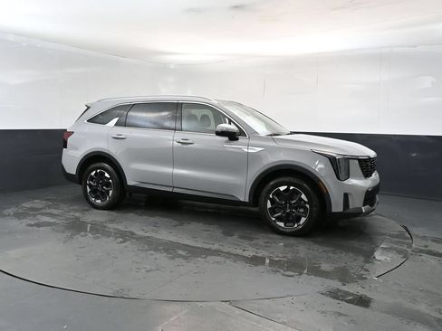 Used 2024 Kia Sorento S w/ Panoramic Sunroof Package AWD/4WD image 7