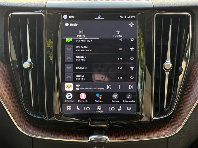 Certified 2024 Volvo XC60 B5 Plus AWD/4WD image 17