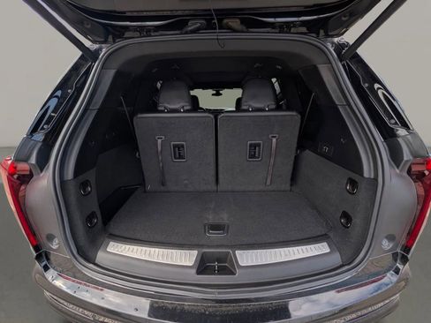 Used 2021 Cadillac XT6 Luxury w/ LPO, Floor Liner Package AWD/4WD image 14