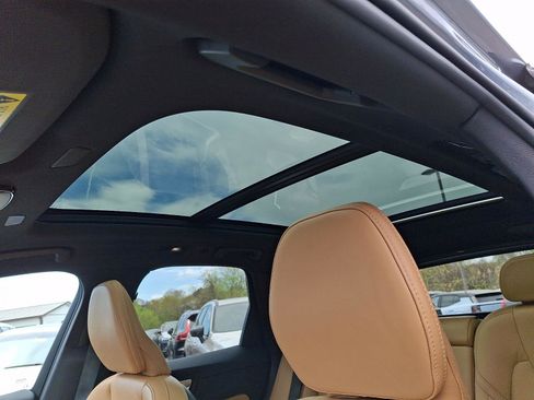 Certified 2023 Volvo XC60 B6 Ultimate w/ Protection Package Premier AWD/4WD image 15