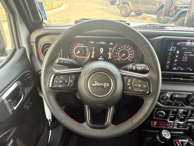 Used 2024 Jeep Wrangler Unlimited Rubicon AWD/4WD image 18