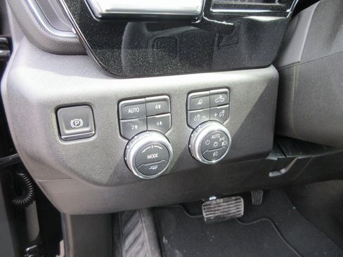 New 2025 GMC Sierra 2500 SLT w/ SLT Convenience Package image 18