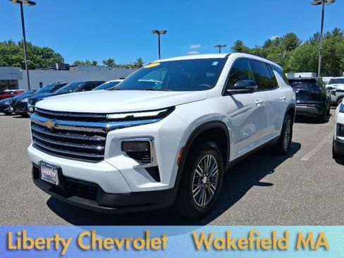 Used 2024 Chevrolet Traverse LT AWD/4WD image 4