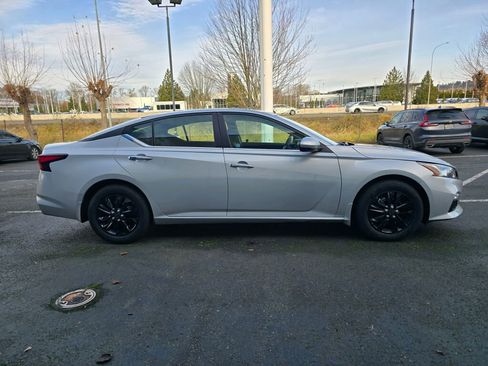 Used 2020 Nissan Altima 2.5 S image 6