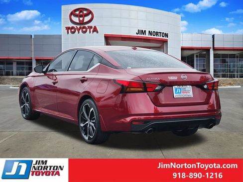 Used 2024 Nissan Altima 2.5 SR w/ SR Premium Package FWD image 8
