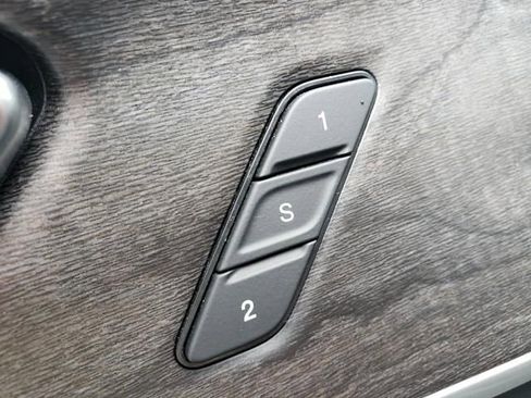 Used 2022 Jeep Grand Cherokee Limited image 22