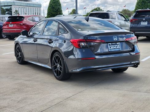 Used 2023 Honda Civic Sport image 5