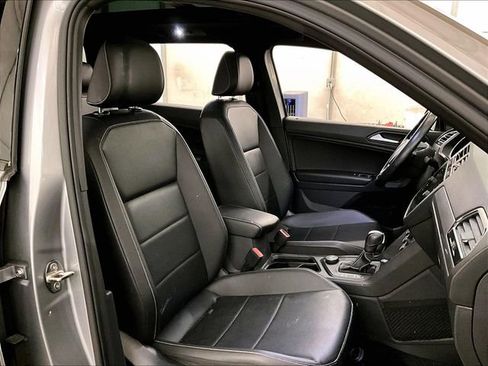 Used 2021 Volkswagen Tiguan SE R-Line w/ 3rd Row Seat Package AWD/4WD image 7