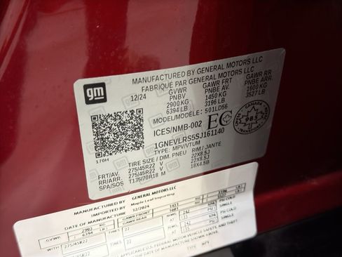 Used 2025 Chevrolet Traverse RS image 42