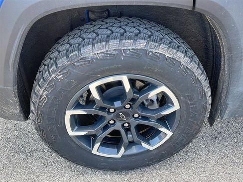 Used 2025 Chevrolet Equinox ACTIV w/ Safety and Technology Package FWD image 15