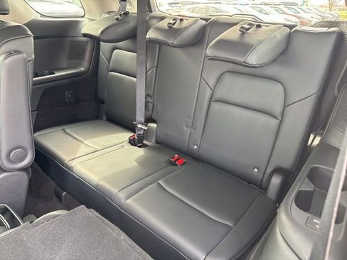 Used 2024 Nissan Pathfinder Platinum AWD/4WD image 17