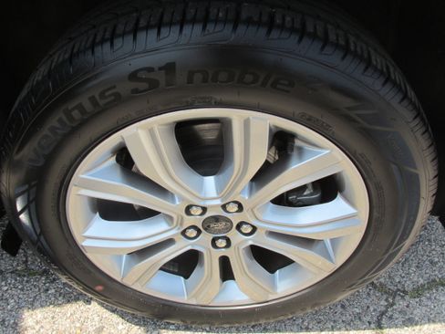 Certified 2024 Ford Edge Titanium image 13