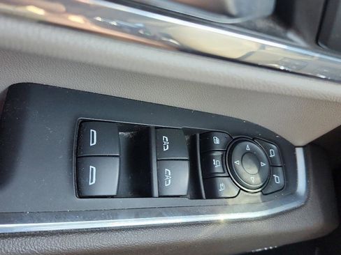 Used 2024 GMC Sierra 2500 SLT w/ SLT Convenience Package image 24