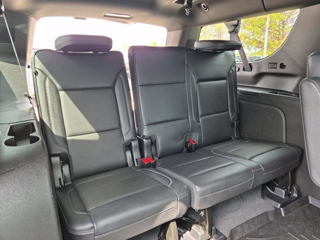 Used 2023 GMC Yukon XL Denali AWD/4WD image 34