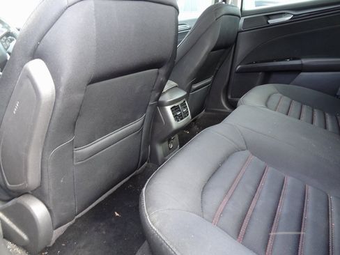 Used 2015 Ford Fusion SE w/ Equipment Group 201A image 16