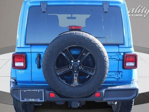 Used 2022 Jeep Wrangler Unlimited Sahara image 5