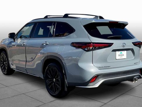 Certified 2025 Toyota Highlander XSE image 10