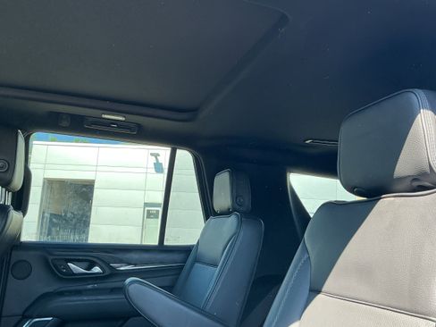 Used 2023 GMC Yukon Denali AWD/4WD image 6