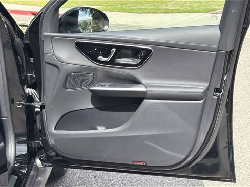 Used 2024 Mercedes-Benz GLC 300 GLC 300 image 32