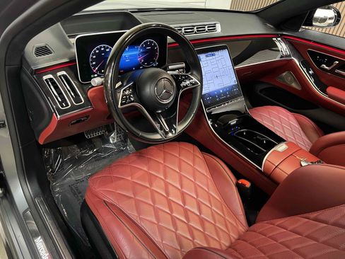 Used 2023 Mercedes-Benz S 580 4MATIC Sedan image 3