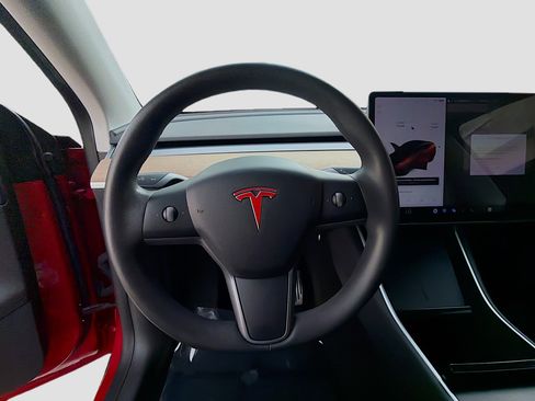 Used 2021 Tesla Model Y Long Range AWD/4WD image 8